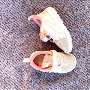 Puma Little kid Sneakers